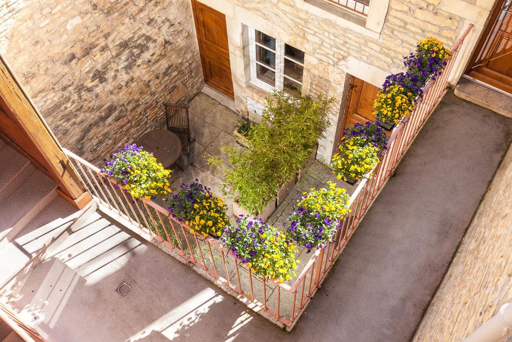 Hotel De La Cloche Beaune  Bagian luar foto